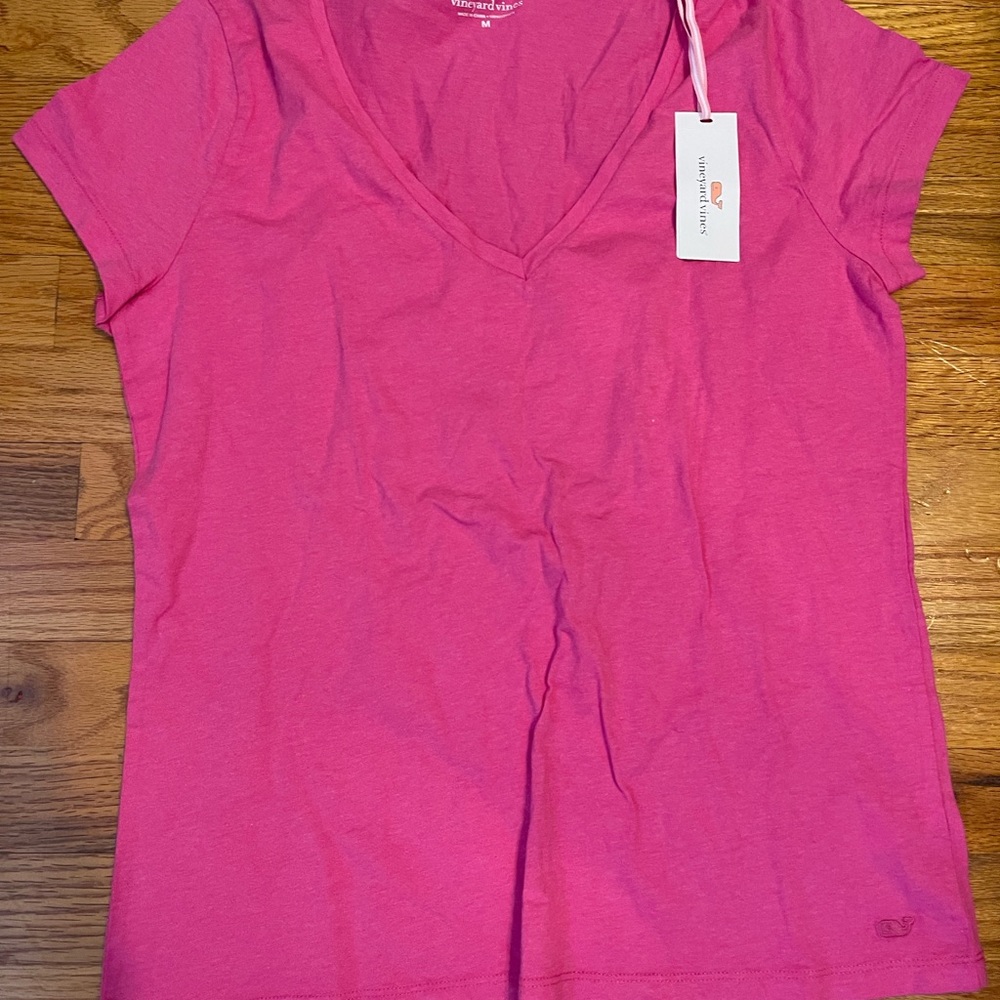NWT Vineyard Vines t-shirt, Size M